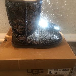 Ugg’s women’s size 6